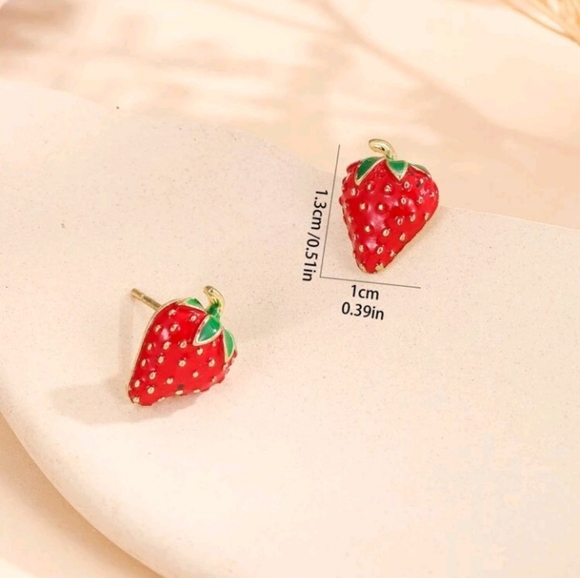 New small strawberry design stud earrings - Picture 3 of 4